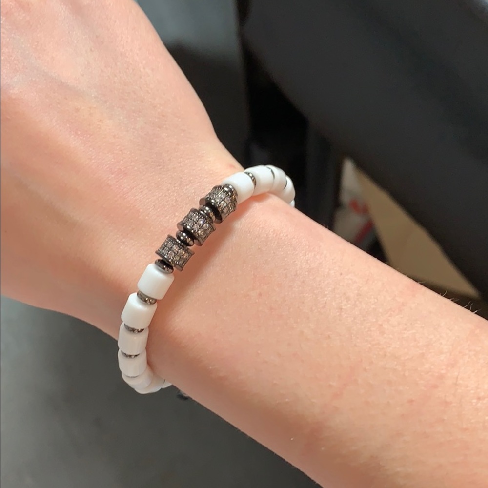 White & Black Beaded Adjustable Pullback Bracelet - image 1